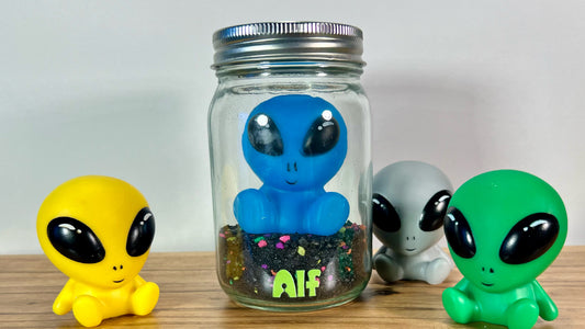 Pet Alien in a Jar - Quirky Sci-Fi Toy - Fun Alien Collectible - Unique Gift for Space Lovers - Cool Stocking Stuffer